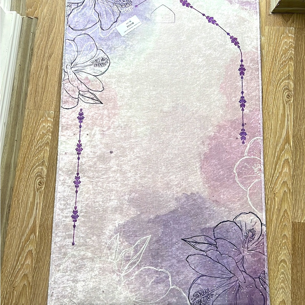 Girls prayer mats, padded and velvet texture . Anti slip bottom